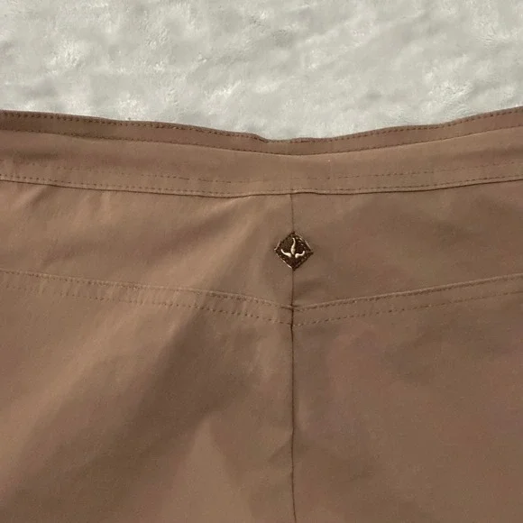 Prana Women's Size M Tan Capri Hiking Outdoor Athletic Shorts Drawstring Pockets - Picture 7 of 8